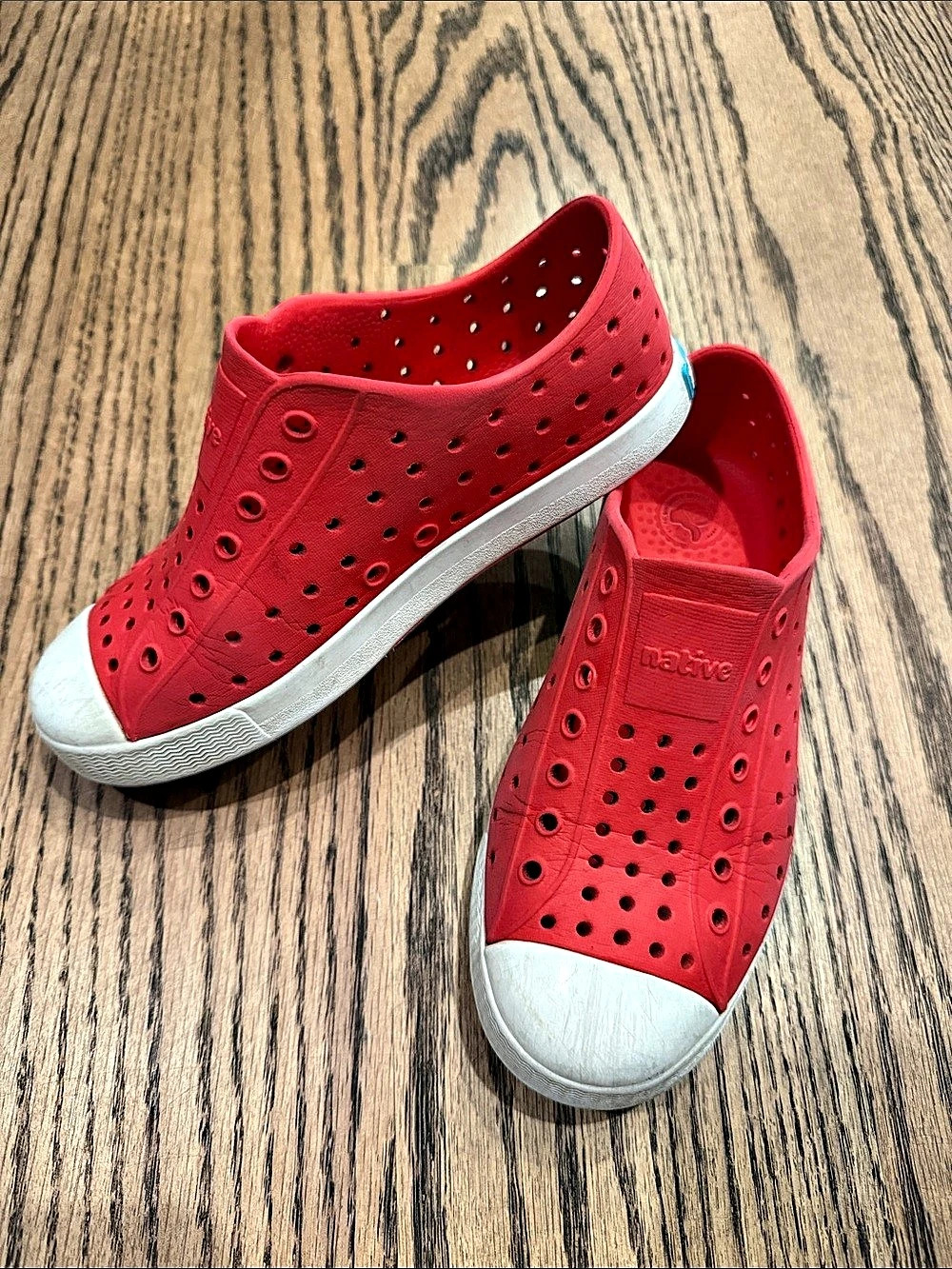 Native Jefferson Red Kids' Sneakers size J1